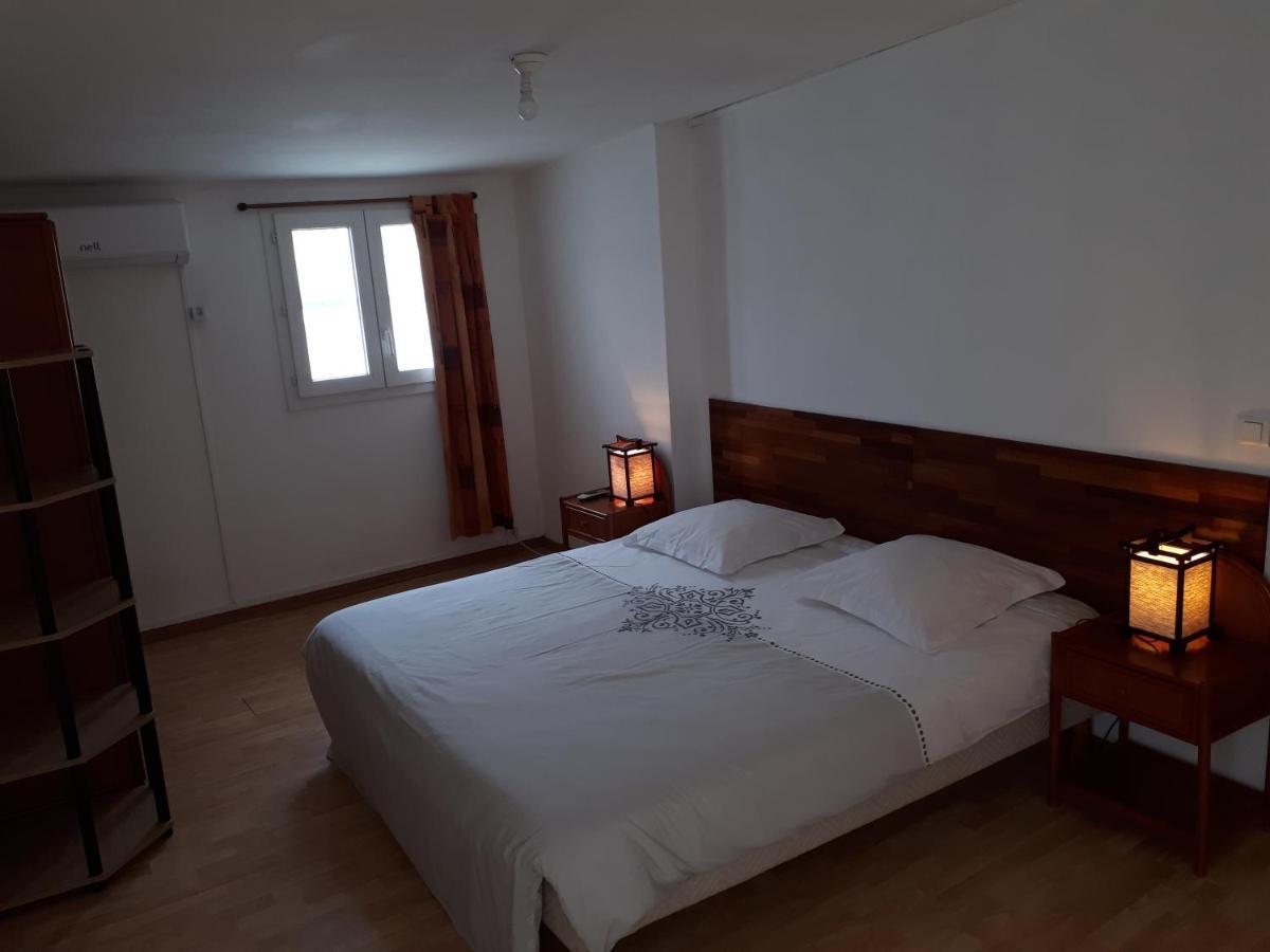 Les Anones Apartment Saint-Gilles Les Bains Exterior photo